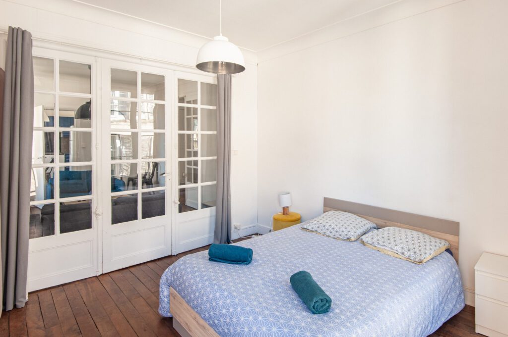 Intérieur soigné et décoré dans un appartement à Poitiers